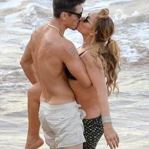 ماریہ - کیری بوسہ دوست