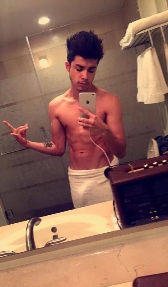 Mario Bot mengacu pada kepribadian dan penampilan RT