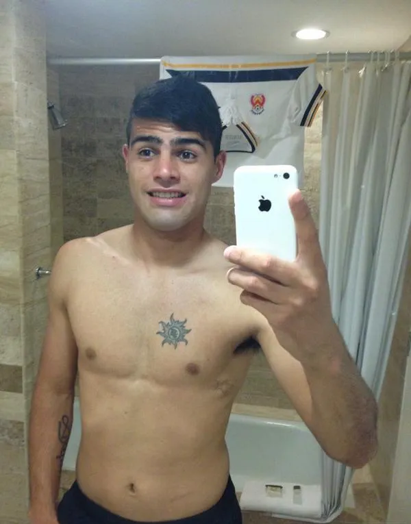 Martin Azaz startet et personlig bilde på korset