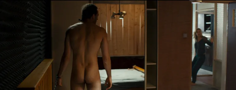 Marwan Kenzari nude