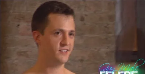 Matthew J está exposto por 2 minutos