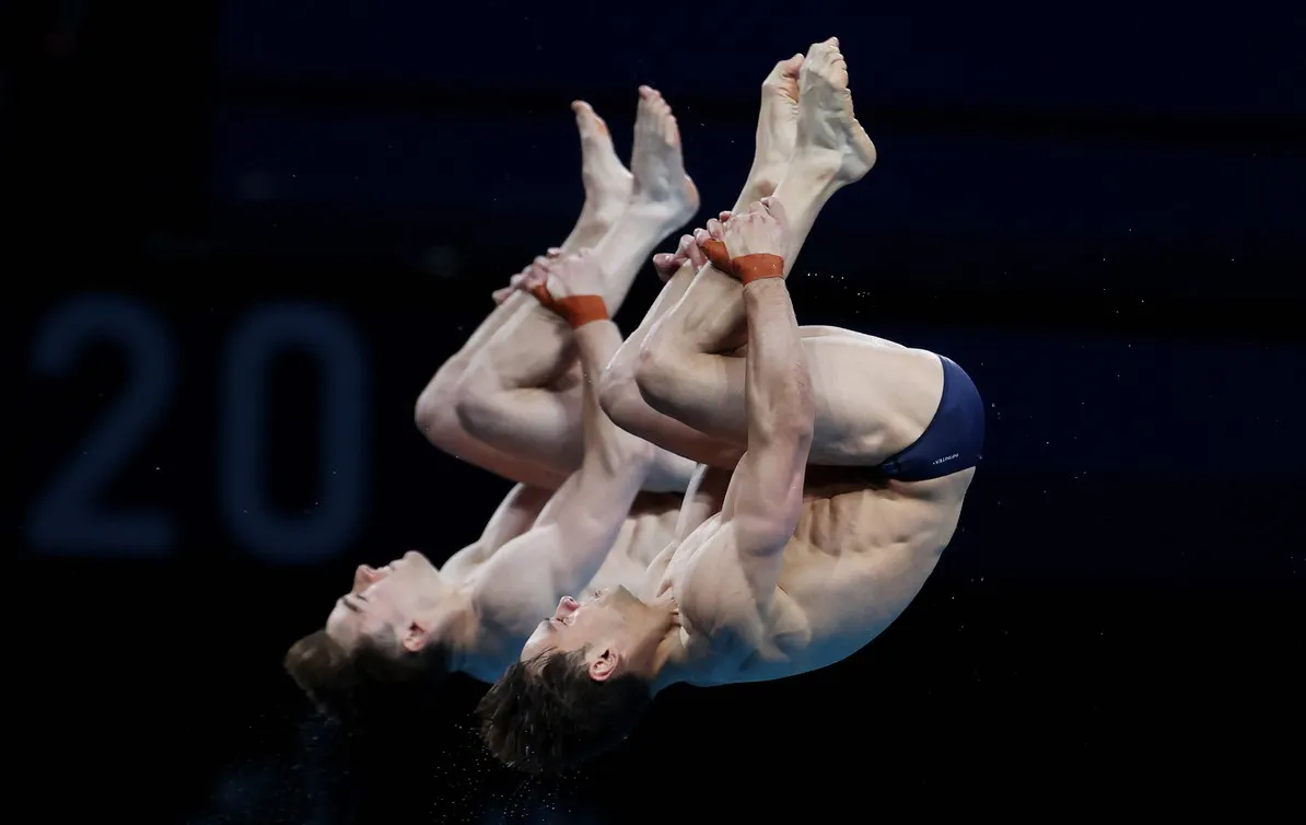 Tom Daley Matty Lee shirtless