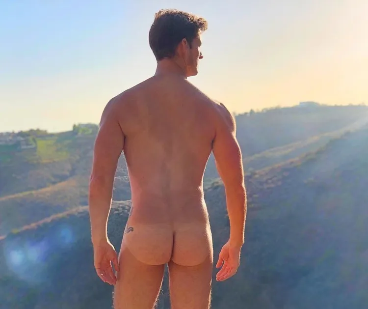 Max Emerson nude