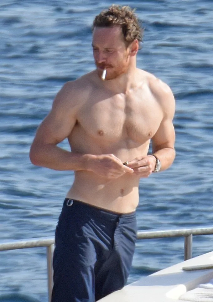 फोटोग्राफर माइकल वासलैंडर को गिरफ्तार किया गया और शिकार के लिए गिरफ्तार किया गया