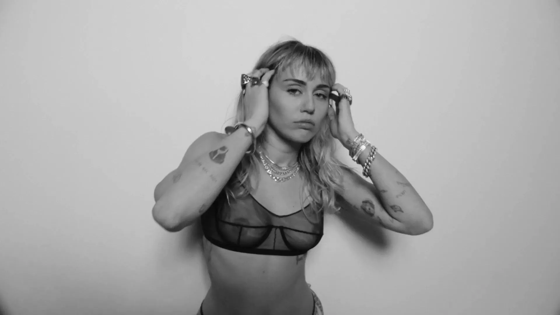 Miley Cyrus Tits