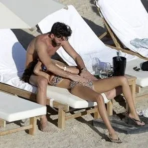 10-Nabilla-Benattia-Sexy-Topless