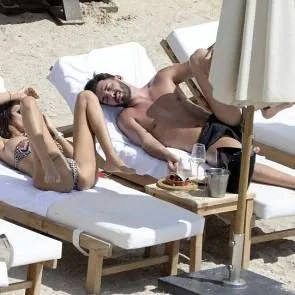 02-Nabilla-Benattia-Sexy-Topless