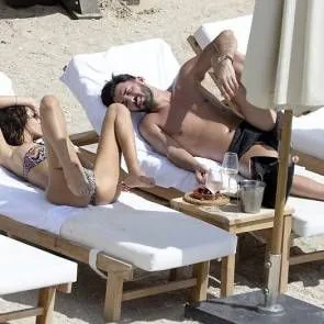 04-Nabilla-Benattia-Sexy-Topless