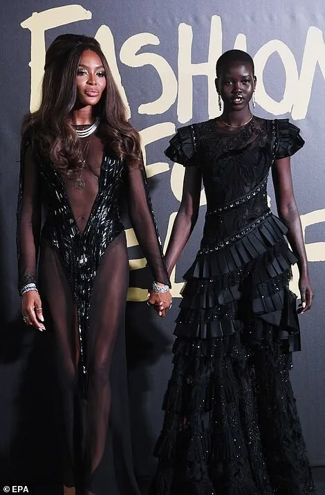 Naomi Campbell Hot Sexy Bllack dress