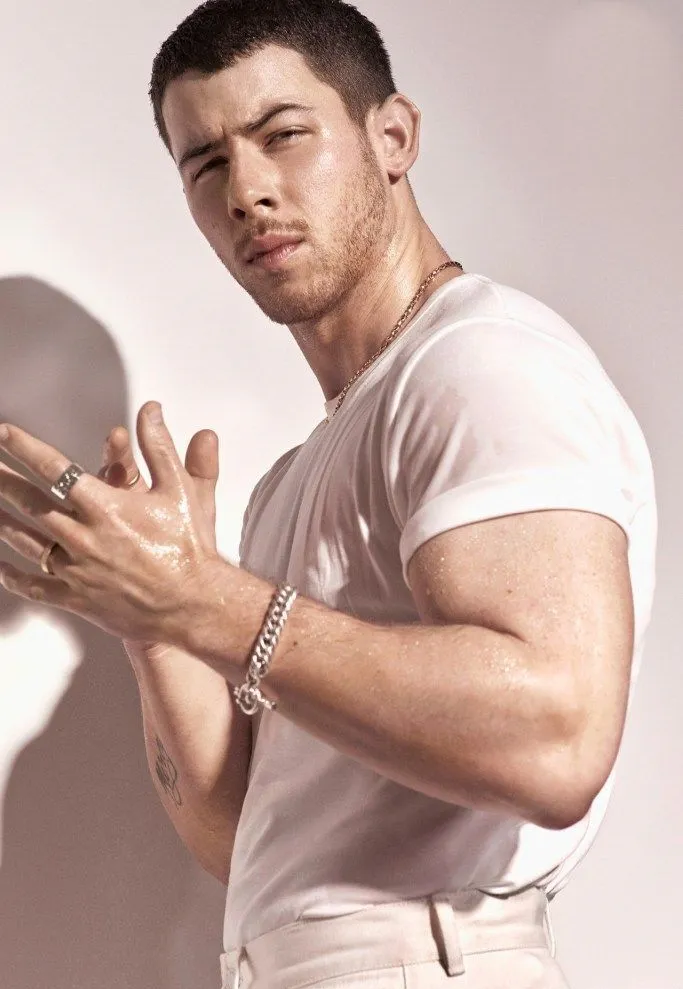 Sexig foto Nikon John med magmuskler