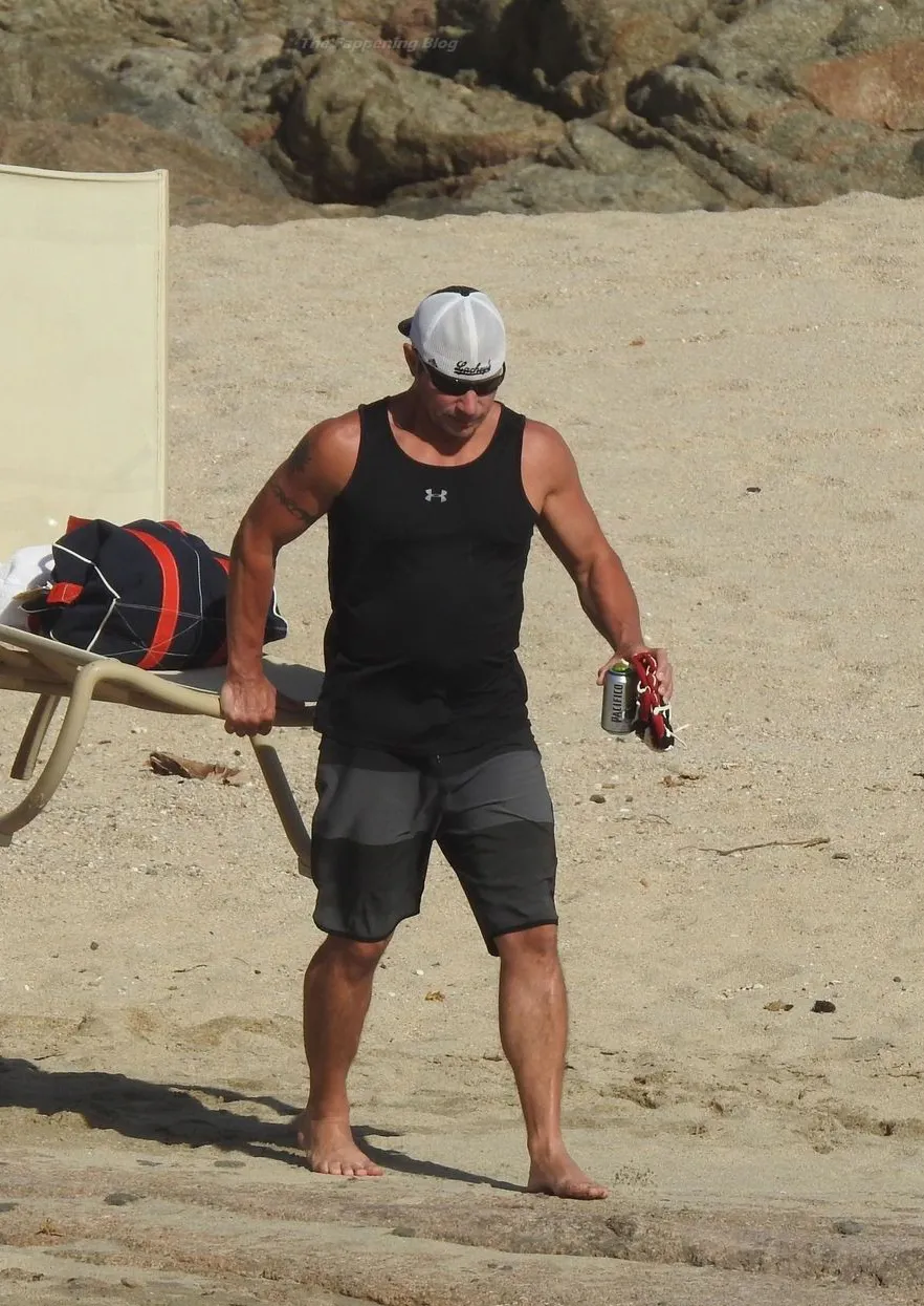 Nick Lachey penis photos