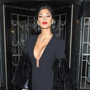 06-Nicole-Scherzinger-Sexy-výstřih
