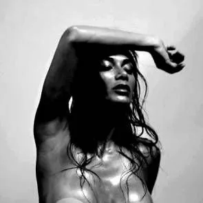 20-ニコール-シャージンガー-セクシー