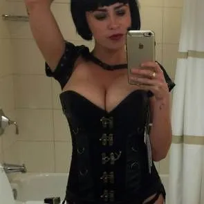 18-Nicolle-Radzivil-Leaked-Nudes