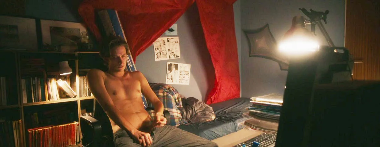 Nils Rovira-Munoz Nude