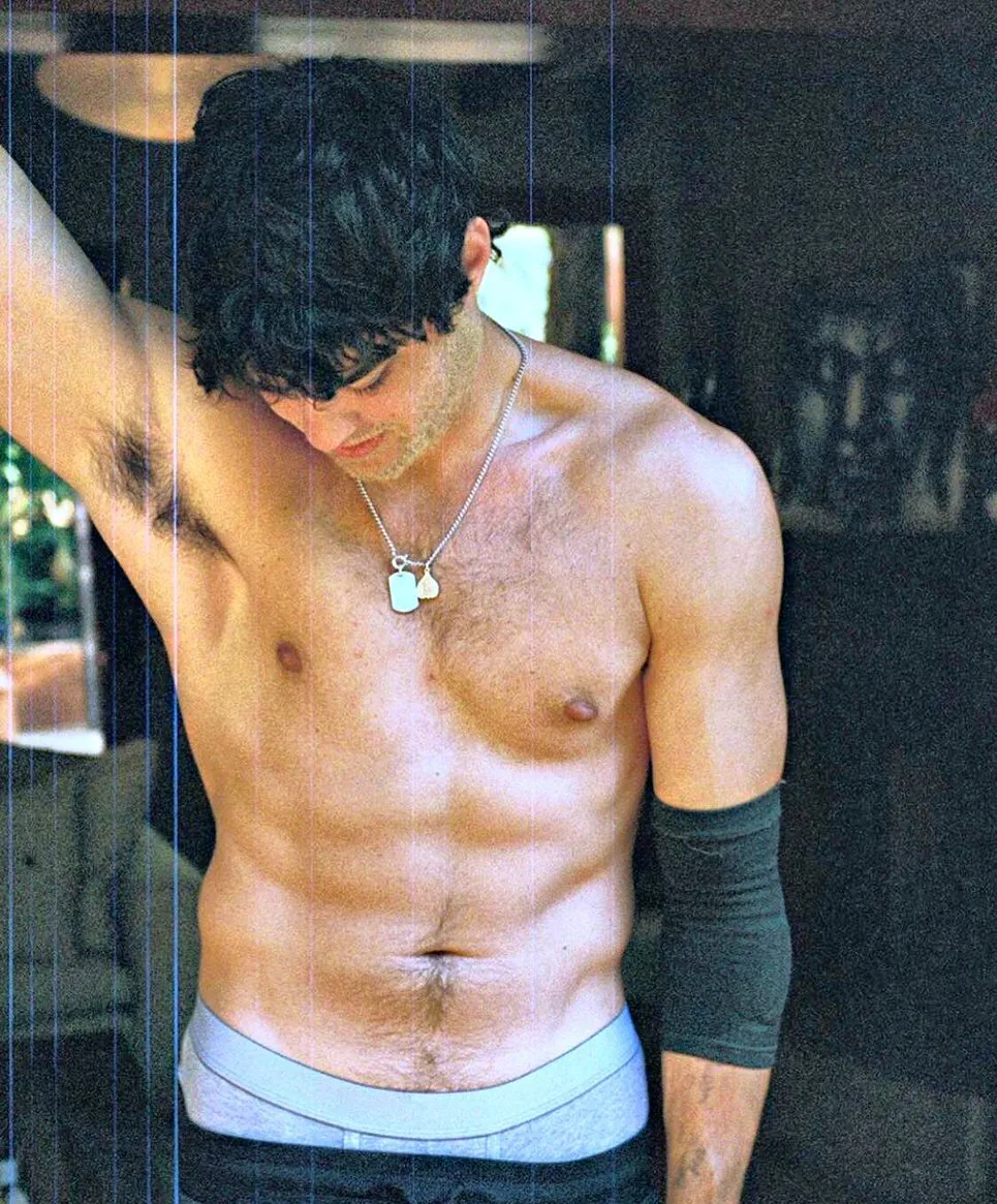 Noah Centineo sexy photos