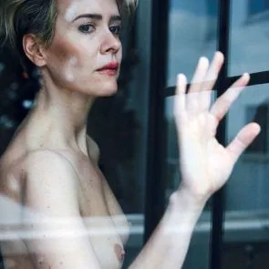 05-Sarah Paulson-Üstsüz Göğüsler