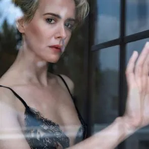 01-Sarah Paulson-Üstsüz Göğüsler