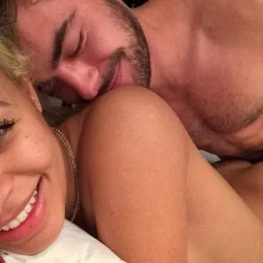 28- سامي-ميرو-عارية-متسربة