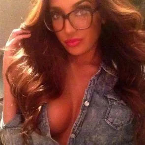 అలిస్సా ప్రిటో న్యూడ్ ఐక్లౌడ్ నుండి ఫోటోలను లీక్ చేసింది