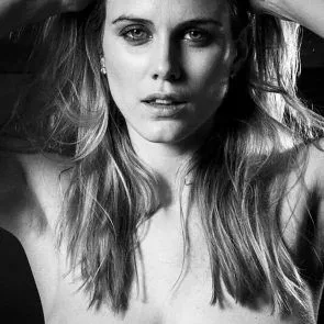 Эшли Джеймс топлесс