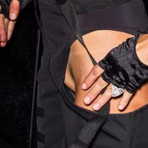 Paris Hilton Pussy Slip În timpul Săptămânii Modei din New York!