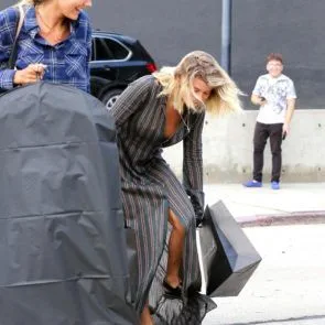 07-Sofia-Richie-Braless-Nip-Slip-Oops