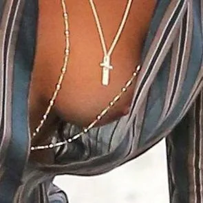 04-Sofia-Richie-Braless-Nip-Slip-Oops