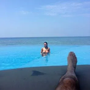 02-Roxie-Nafousi-Procurila-gola