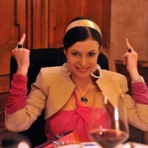 14-సారా-తోమాసి-లేకుండా-లోదుస్తులు-పుస్సీ