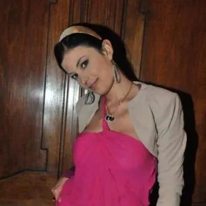 03-సారా-తోమాసి-లేకుండా-లోదుస్తులు-పుస్సీ