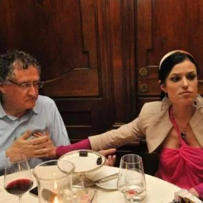 09-సారా-తోమాసి-లేకుండా-లోదుస్తులు-పుస్సీ