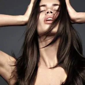 04-Sara-Sampaio-Topless-Titten