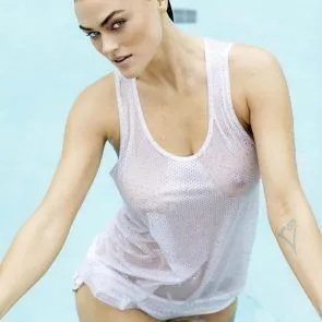 Сиськи Myla Dalbesio в просвечивании