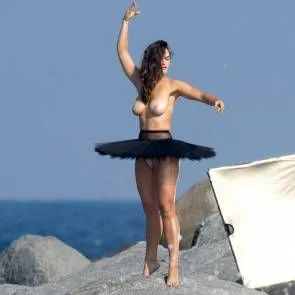 Сиськи Myla Dalbesio для си