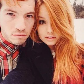 Деббі Райан з людиною