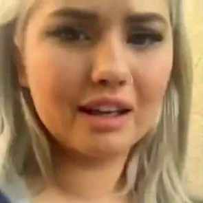 Гаряче селфі Деббі Райан