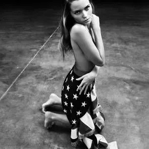 11-Abbey-Lee-telanjang