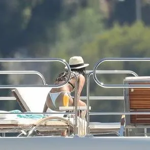 Группа Sara Sampaio на яхте