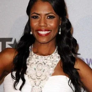 عمروسا مانیگالٹ سفید لباس