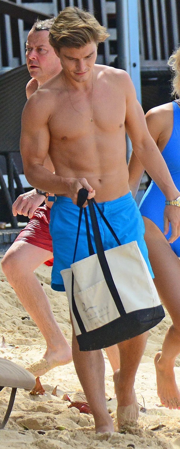 Oliver Cheshire Nude