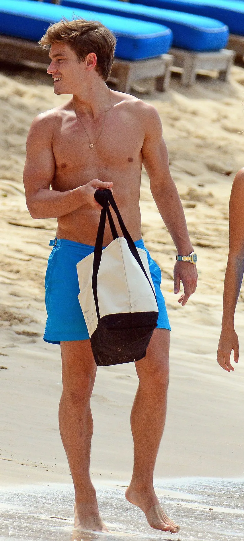 Oliver Cheshire Nude