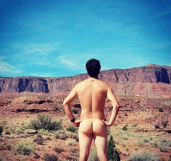 Oliver Hudson nude photos