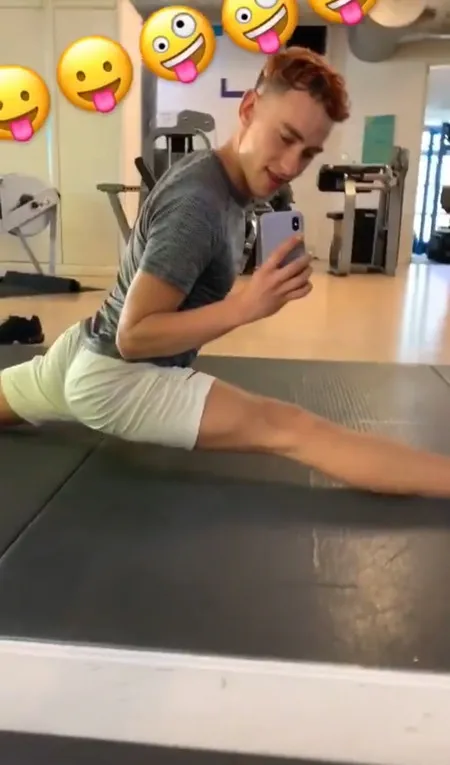 Olly Alexander leaked nude selfie