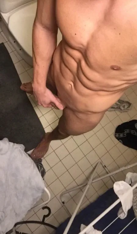 Ο Sinish Singer της ημέρας του Όσκαρ πήγε σε γυμνή φωτογραφία για θεραπεία για θεραπεία