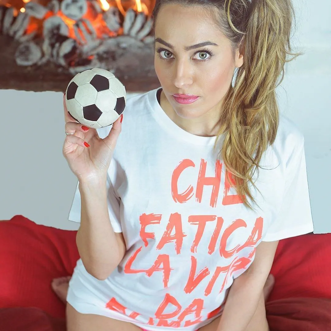 Paola-Saulino-Nude-Oral-Sex-69