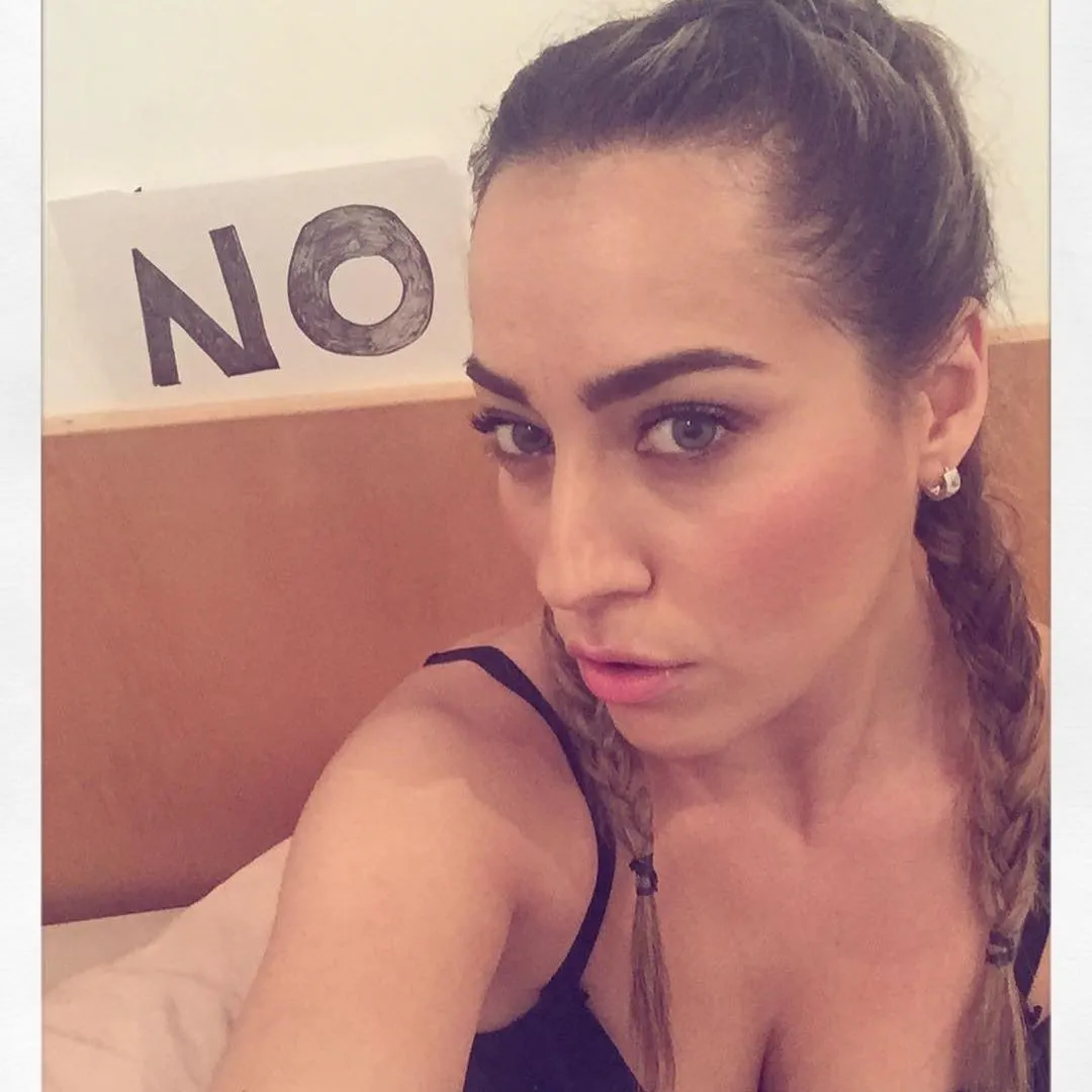 Paola-Saulino-Nude-Oral-Sex-76