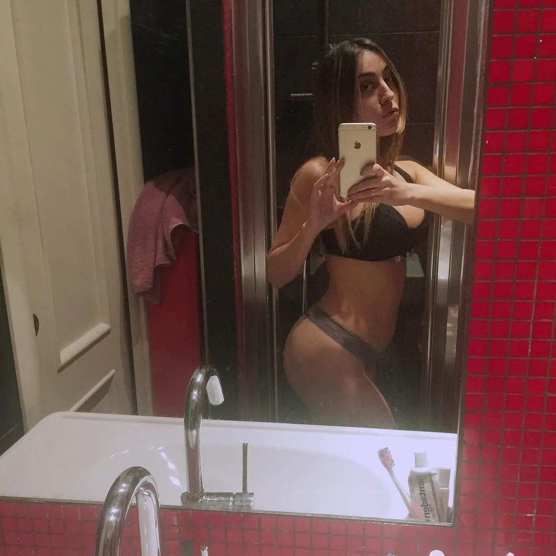 Paola-Saulino-Nude-Oral-Sex-84