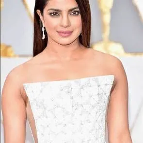 24-ప్రియాంక-చోప్రా-సెక్సీ