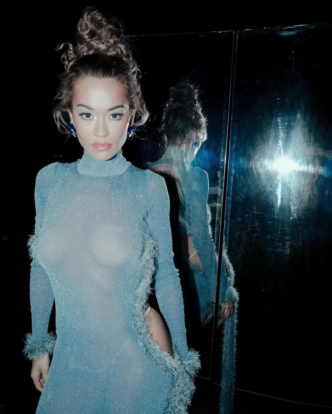 ريتا صلي انظر من خلال (7 صور)